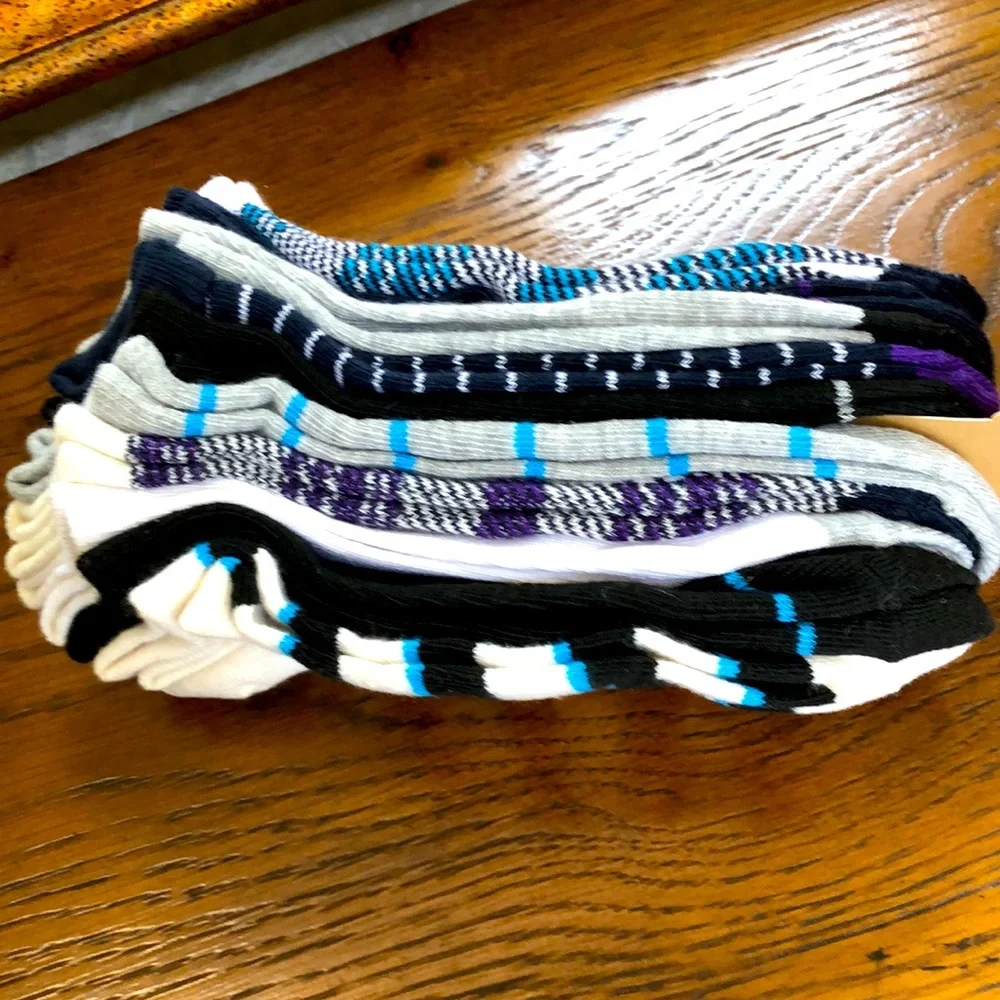 New Boy’s Thereabouts 10 pair low cut socks.  Size L 3-10. Age 5+.